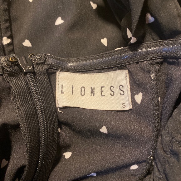 Lioness + Black and White Hearts Tank + Small - Picture 3 of 3